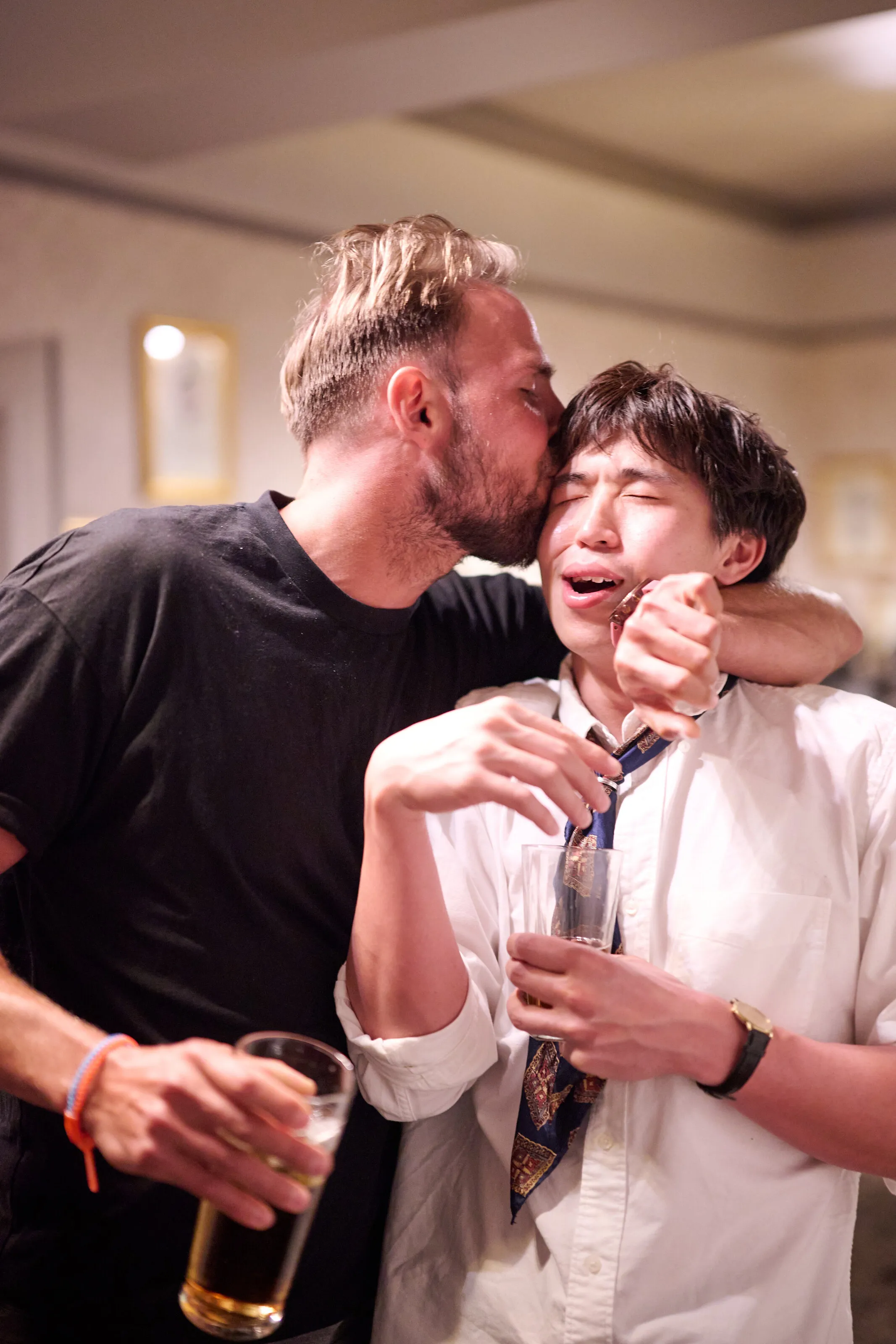 A hug that held the queue up